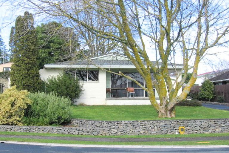 Photo of property in 22 Knightsbridge Place, Dinsdale, Hamilton, 3204