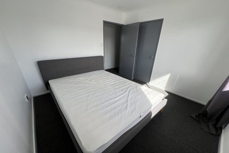 Photo of property in 2/6 Edwin Freeman Place, Ranui, Auckland, 0612