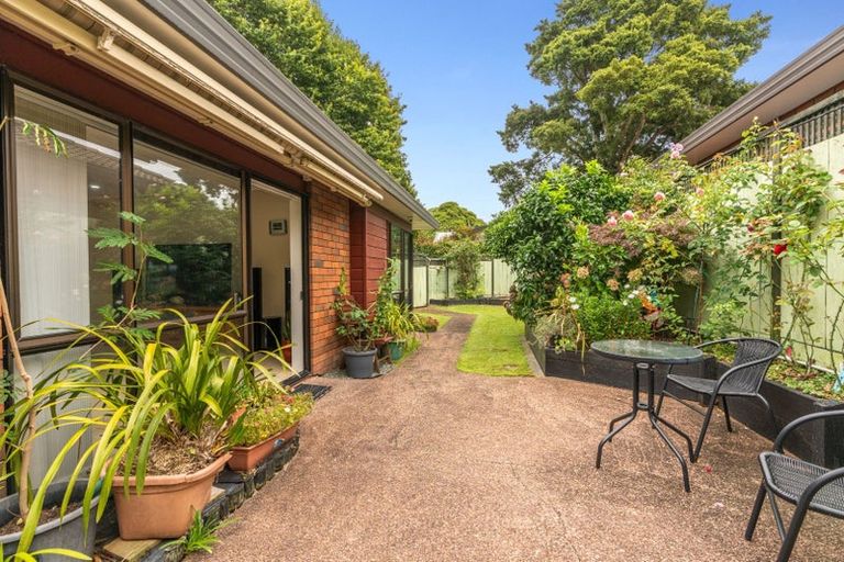 Photo of property in 2/6 Arthur Road, Hillpark, Auckland, 2102