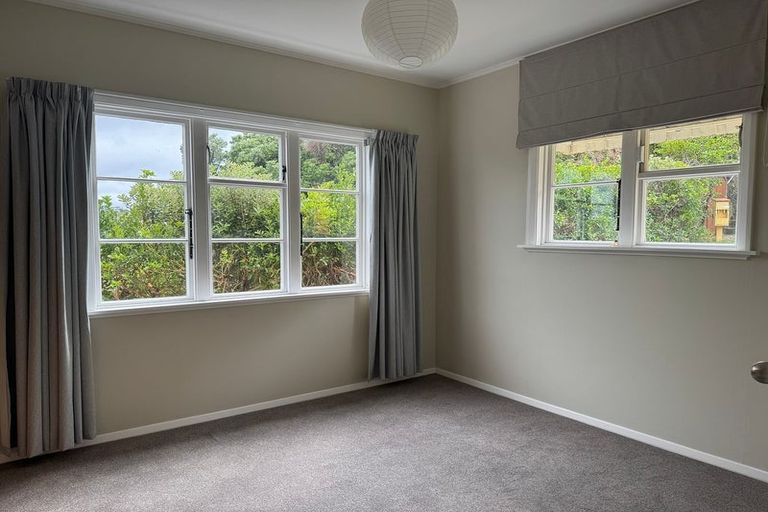 Photo of property in 6 Sidlaw Street, Strathmore Park, Wellington, 6022