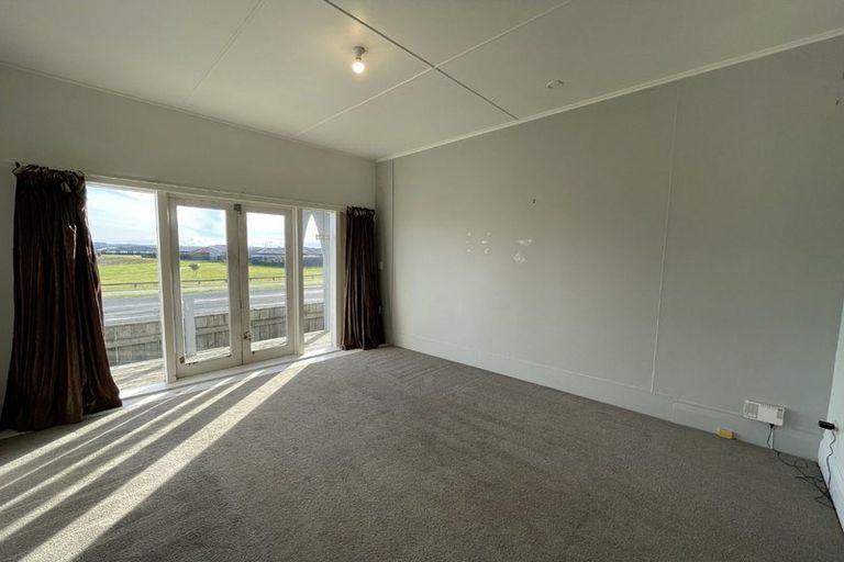 Photo of property in 130 Te Awa Avenue, Te Awa, Napier, 4110