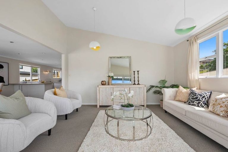 Photo of property in 1/52 Beulah Avenue, Rothesay Bay, Auckland, 0630