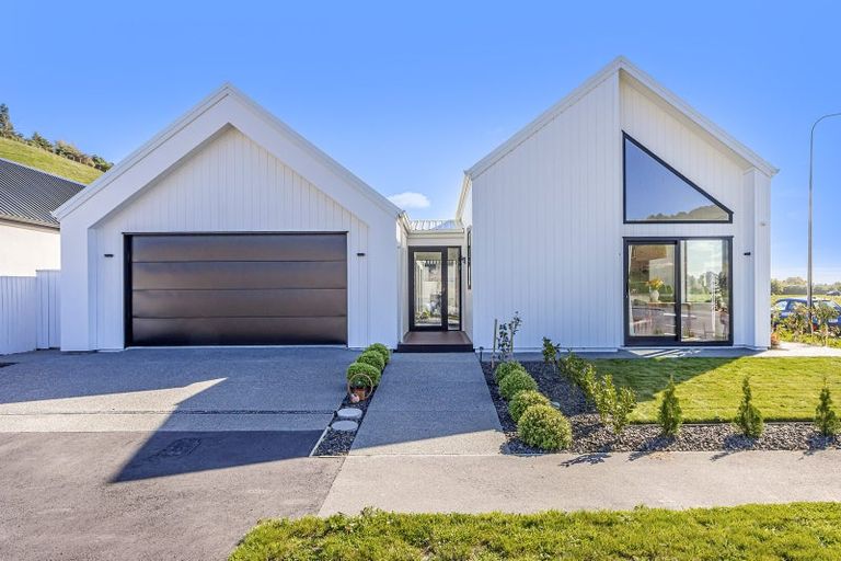 Photo of property in 2 Emeline Chapman Drive, Cracroft, Christchurch, 8022