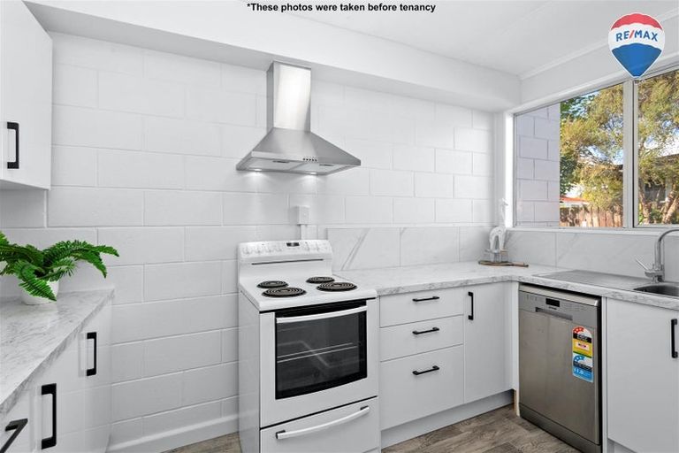 Photo of property in 2/100 Martin Street, Wallaceville, Upper Hutt, 5018