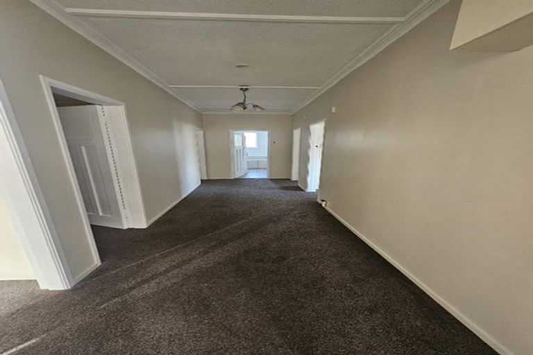 Photo of property in 143 Rongotai Road, Kilbirnie, Wellington, 6022