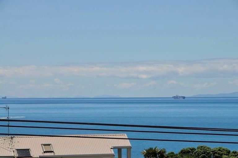 Photo of property in 1/91 Aberdeen Road, Castor Bay, Auckland, 0620