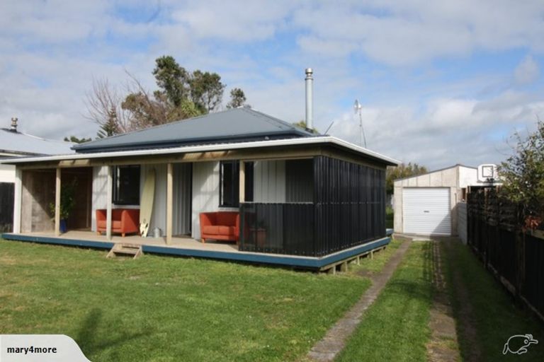 Photo of property in 5 Julian Road, Warea, New Plymouth, 4381