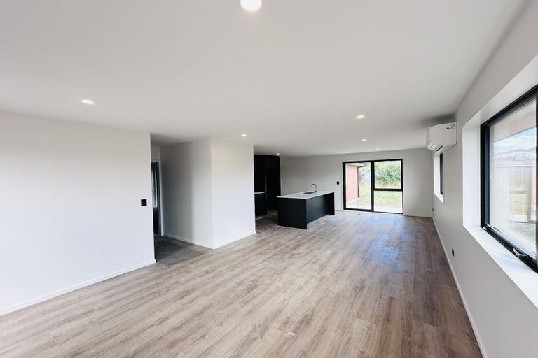 Photo of property in 17 Poipoi Place, Aranui, Christchurch, 8061