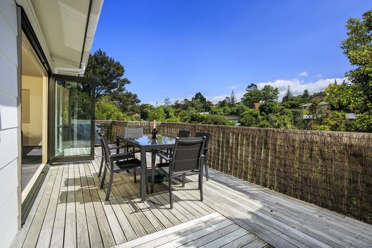 Photo of property in 2/43 Flaxdale Street, Birkdale, Auckland, 0626