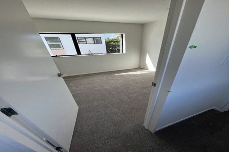 Photo of property in 5/535 Swanson Road, Ranui, Auckland, 0612