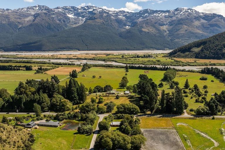 Photo of property in 570 Glenorchy-paradise Road, Glenorchy, 9372