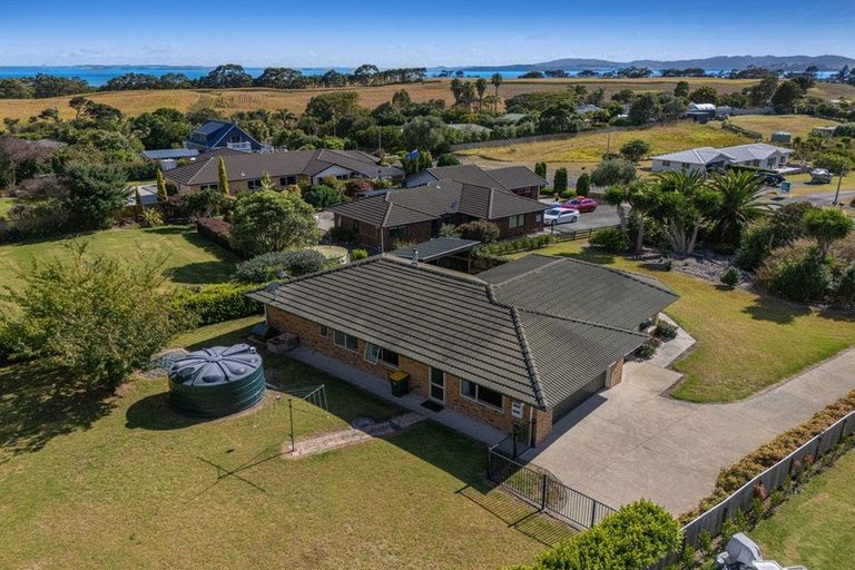 Photo of property in 7 Omana Avenue, Shelly Beach, Helensville, 0874