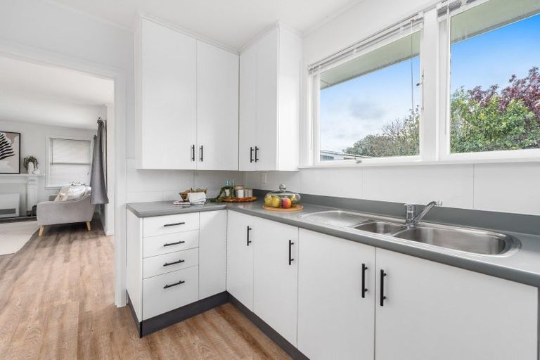 Photo of property in 18 Norwich Place, Awapuni, Palmerston North, 4412