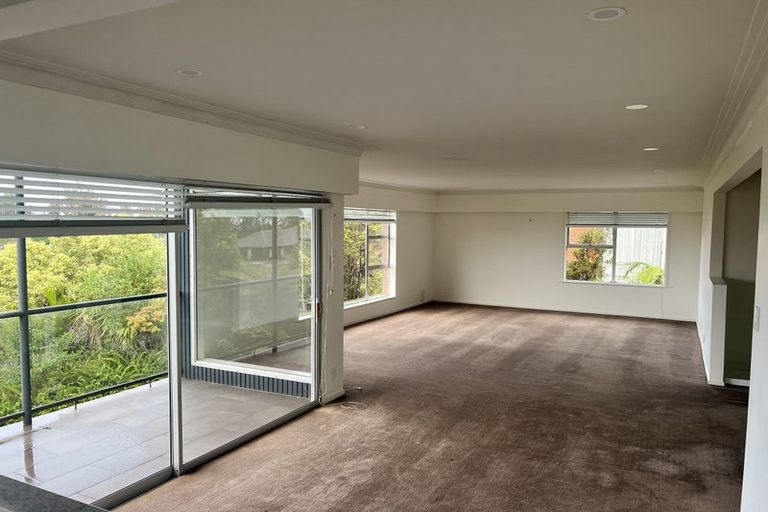 Photo of property in 19 Parr Terrace, Castor Bay, Auckland, 0620