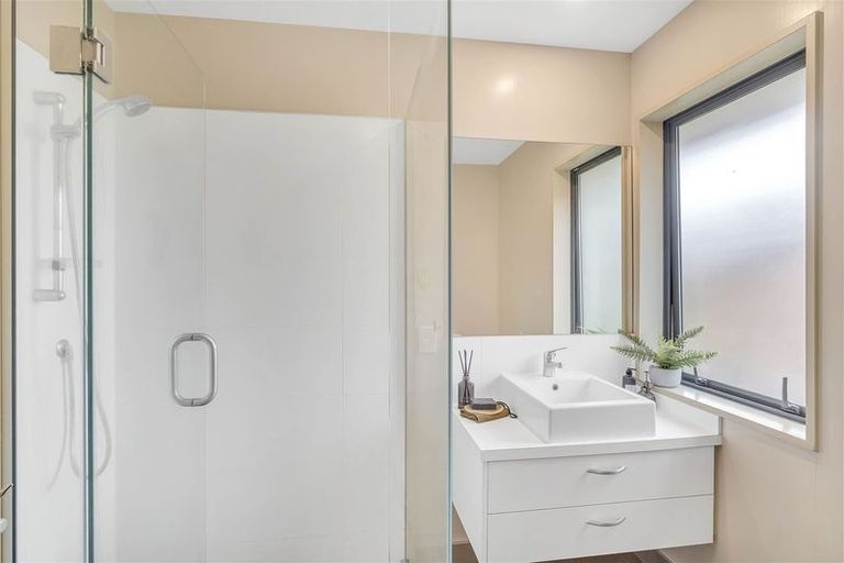 Photo of property in 15a Burdale Street, Riccarton, Christchurch, 8011