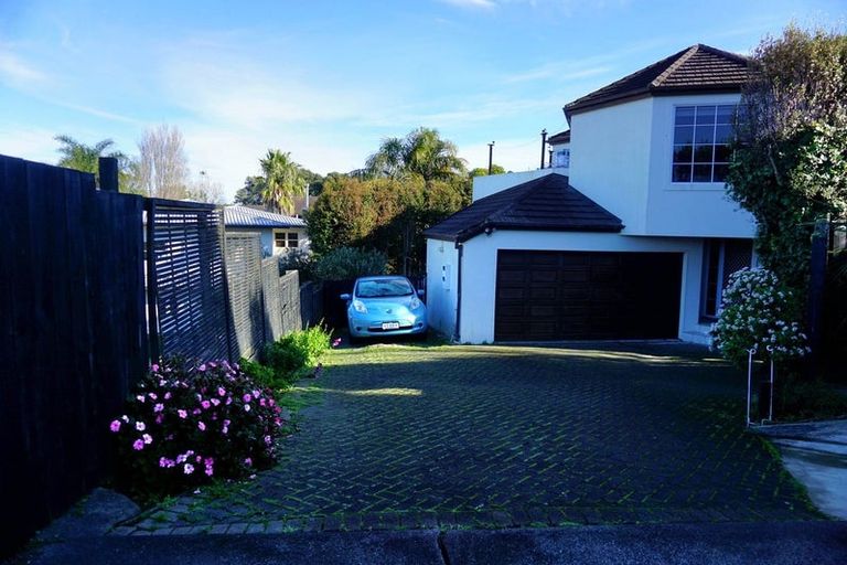 Photo of property in 2/13 Markham Place, Bucklands Beach, Auckland, 2012