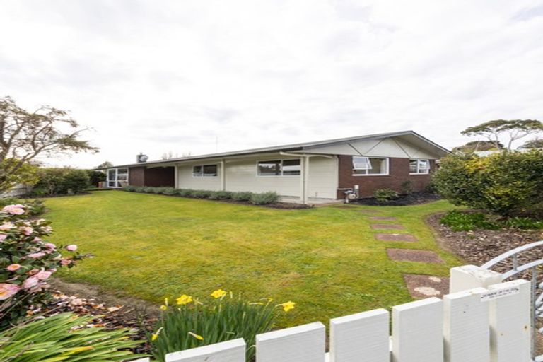 Photo of property in 14 Ferndale Place, Feilding, 4702