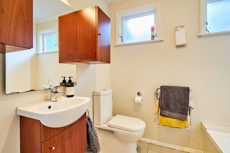 Photo of property in 4 Gaskill Grove, Harbour View, Lower Hutt, 5010