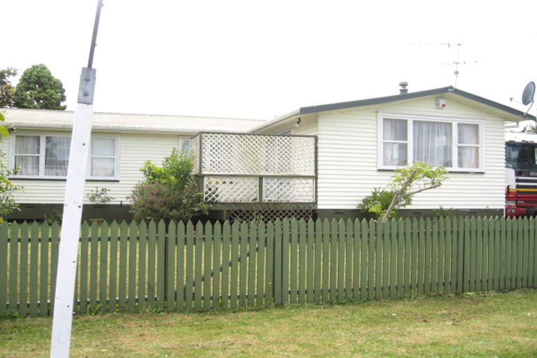Photo of property in 33 Tatariki Street, Rosehill, Papakura, 2113