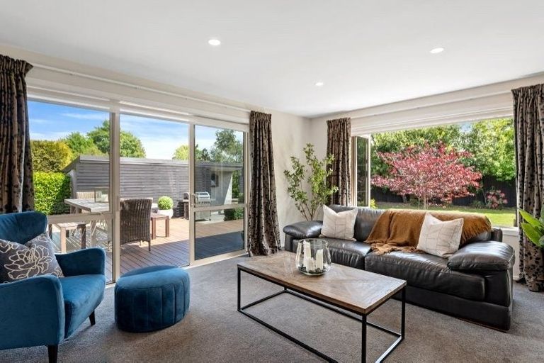 Photo of property in 40 Pitcairn Crescent, Bryndwr, Christchurch, 8053