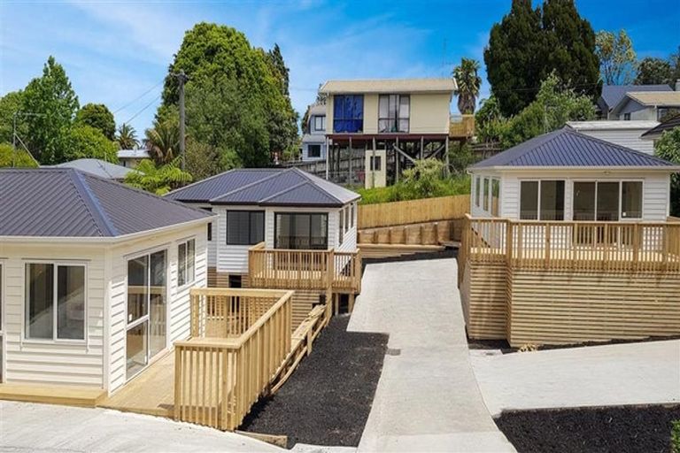 Photo of property in 1b Kohekohe Street, New Lynn, Auckland, 0600
