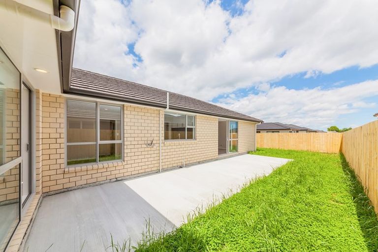 Photo of property in 16 Wellfield Drive, Papakura, 2110
