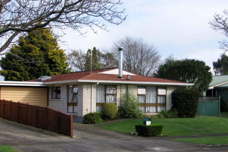 Photo of property in 15 Haast Place, Awapuni, Palmerston North, 4412