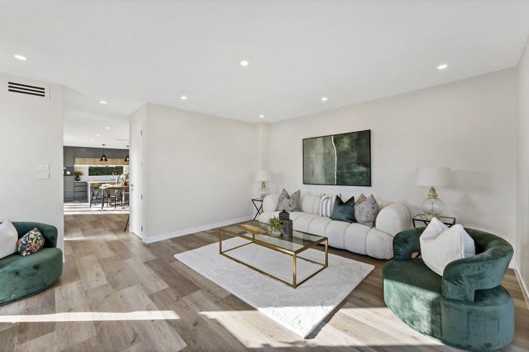 Photo of property in 6 Cara Avenue, Kumeu, 0810