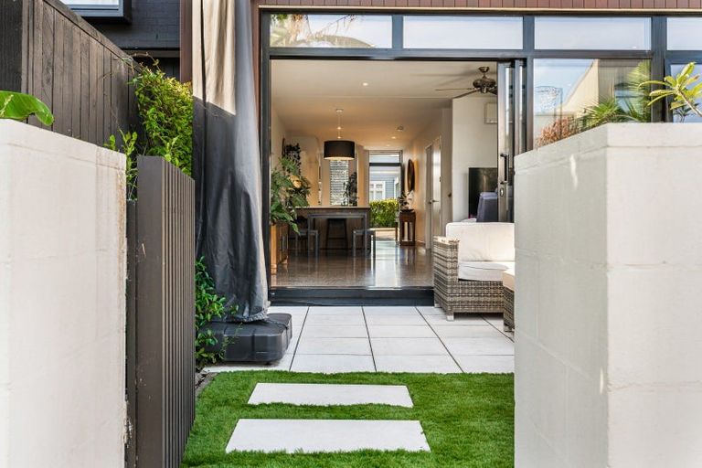 Photo of property in 12 Cochrane Road, Hobsonville, Auckland, 0616