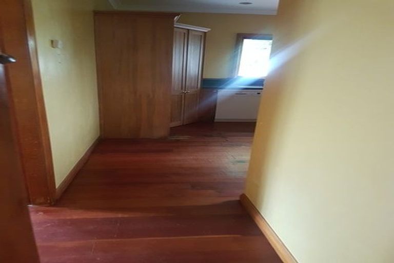 Photo of property in 31 Pahiatua Street, Hokowhitu, Palmerston North, 4410