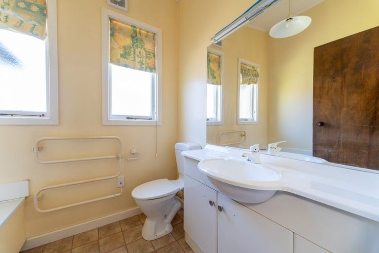 Photo of property in 142 Douglas Street, Highfield, Timaru, 7910