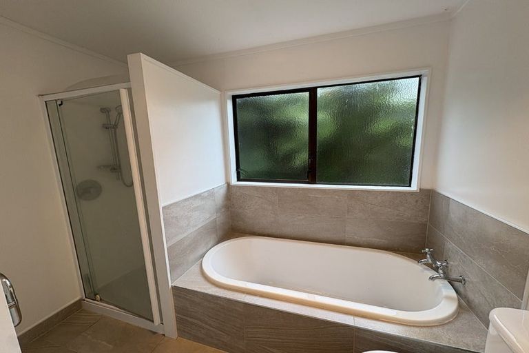 Photo of property in 6 Flinders Place, Johnsonville, Wellington, 6037