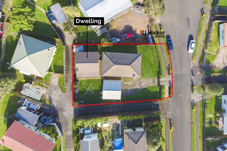 Photo of property in 18 Dungarvon Place, Clendon Park, Auckland, 2103