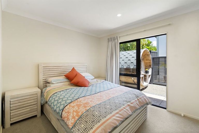 Photo of property in 8a Lupetti Rise, West Harbour, Auckland, 0618