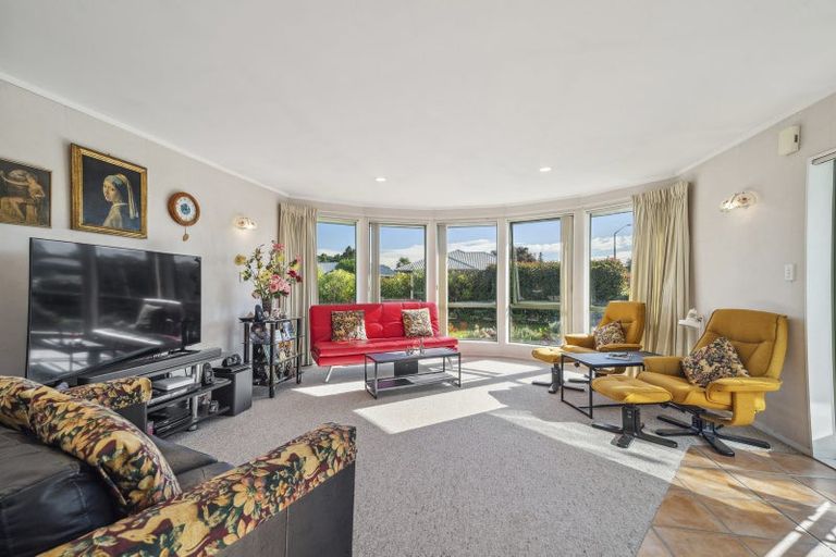 Photo of property in 2 Ashmore Place, Fairy Springs, Rotorua, 3015