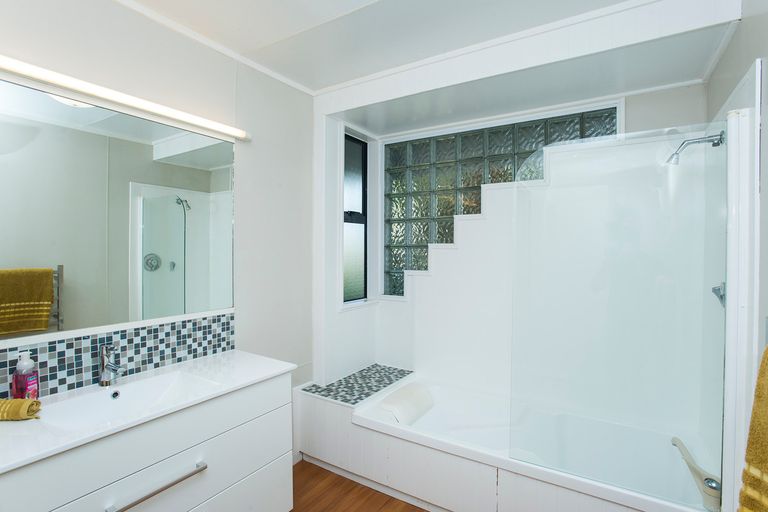 Photo of property in 16 Wairere Road, Wainui, Gisborne, 4010