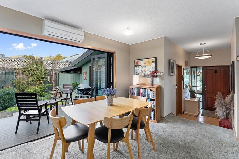 Photo of property in 11 Fleetwood Grove, Waikanae, 5036