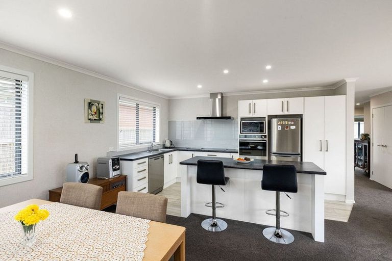 Photo of property in 5 Clifford Close, Leamington, Cambridge, 3432