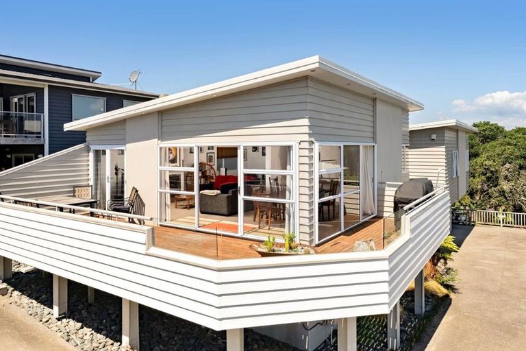 Photo of property in 1317 Whangaparaoa Road, Army Bay, Whangaparaoa, 0930