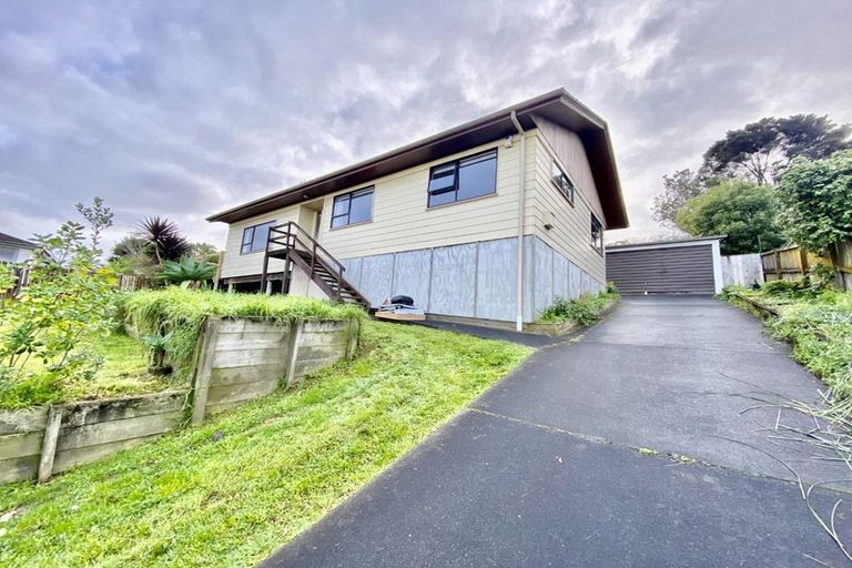 Photo of property in 12 Melia Grove, Goodwood Heights, Auckland, 2105