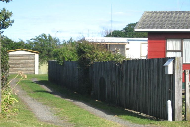 Photo of property in 3a Manuka Street, Otaki Beach, Otaki, 5512