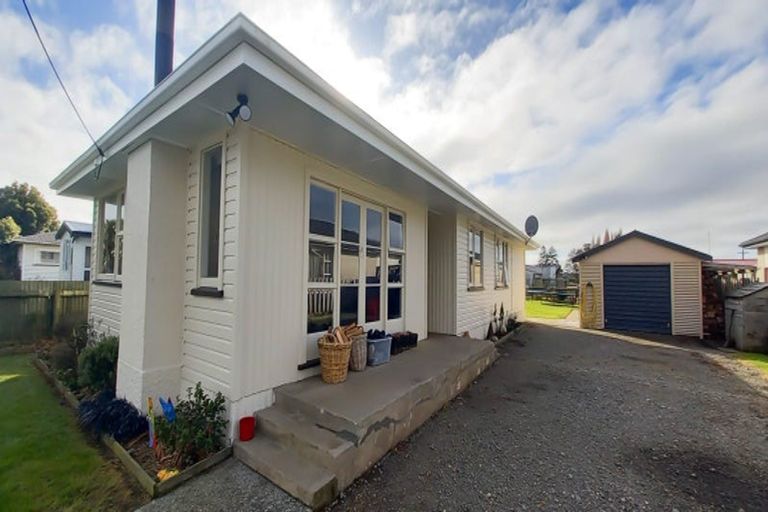 Photo of property in 4 Carlyle Street, Tuatapere, 9620