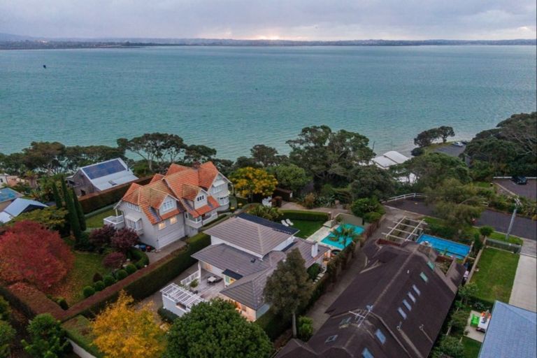 Photo of property in 32 Raymond Street, Point Chevalier, Auckland, 1022