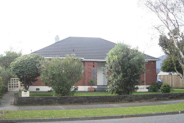 Photo of property in 27 Pilcher Crescent, Naenae, Lower Hutt, 5011