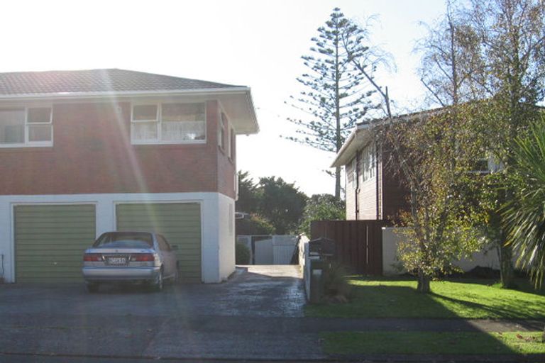 Photo of property in 1/14 Sea Spray Drive, Bucklands Beach, Auckland, 2012