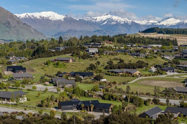 Photo of property in 7 Highfield Ridge, Wanaka, 9305