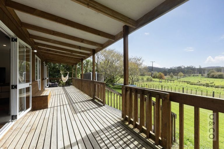 Photo of property in 293 Ararimu Valley Road, Helensville, Waimauku, 0882