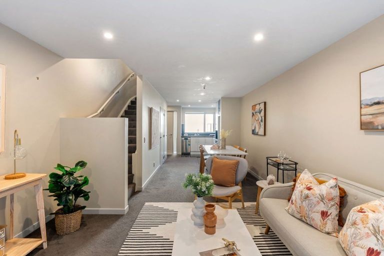 Photo of property in 9/8 Thatcher Crescent, Crofton Downs, Wellington, 6035