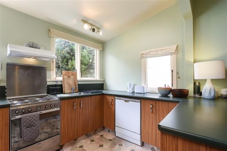 Photo of property in 22 Thomson Street, Lookout Point, Dunedin, 9011