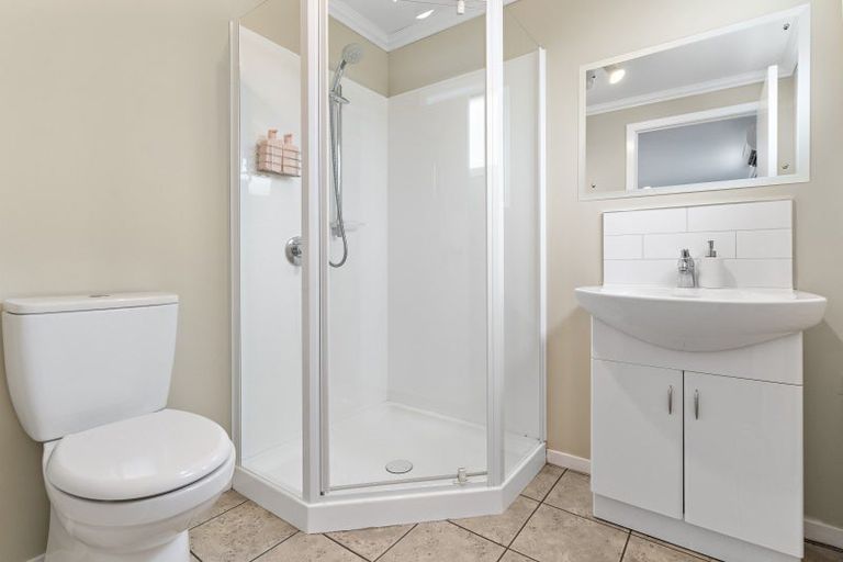 Photo of property in 72 Kuratawhiti Street, Greytown, 5712